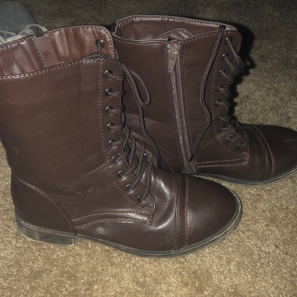 Brown Combat-Style Boots - Picture 2 of 4